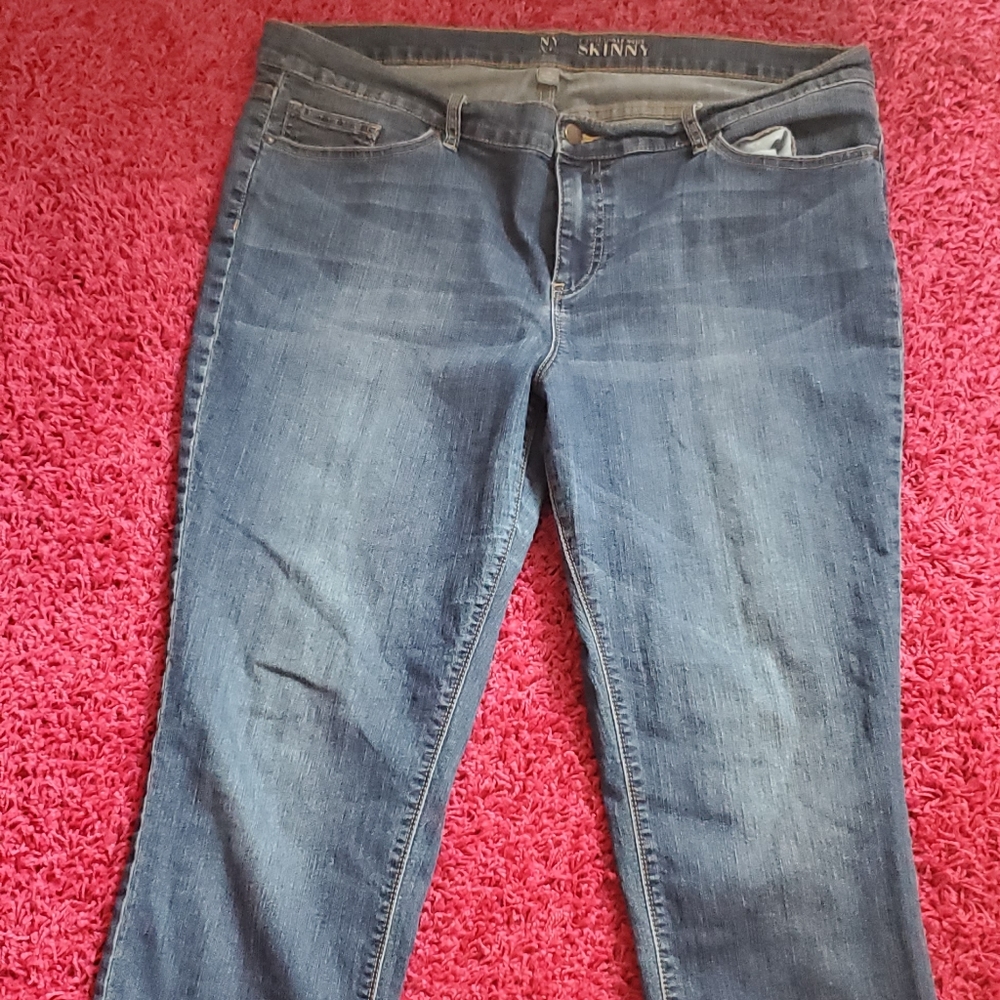 2/$20 New York and Company Straight Leg Jeans